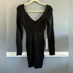 Lumiere Elegant Black V-Neck Long Sleeve Dress